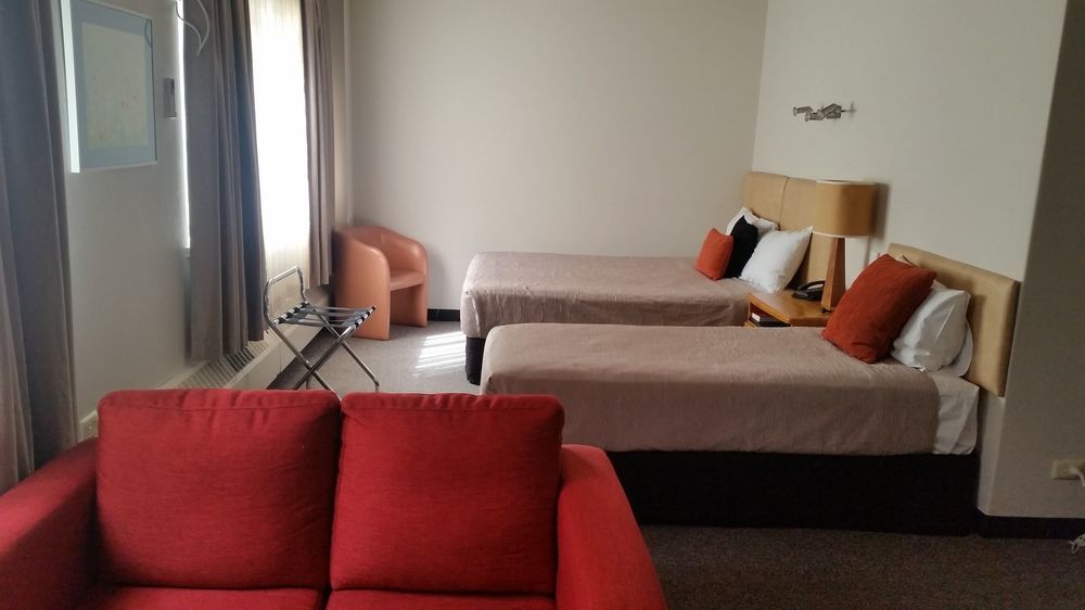 Belconnen Way Hotel & Serviced Apartments Canberra Zewnętrze zdjęcie