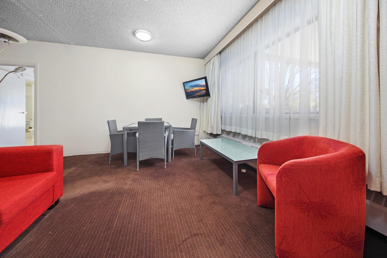 Belconnen Way Hotel & Serviced Apartments Canberra Zewnętrze zdjęcie